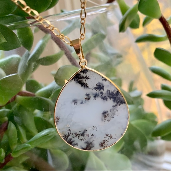 White Agate/ Moss Boho Style Necklace - Picture 2 of 15